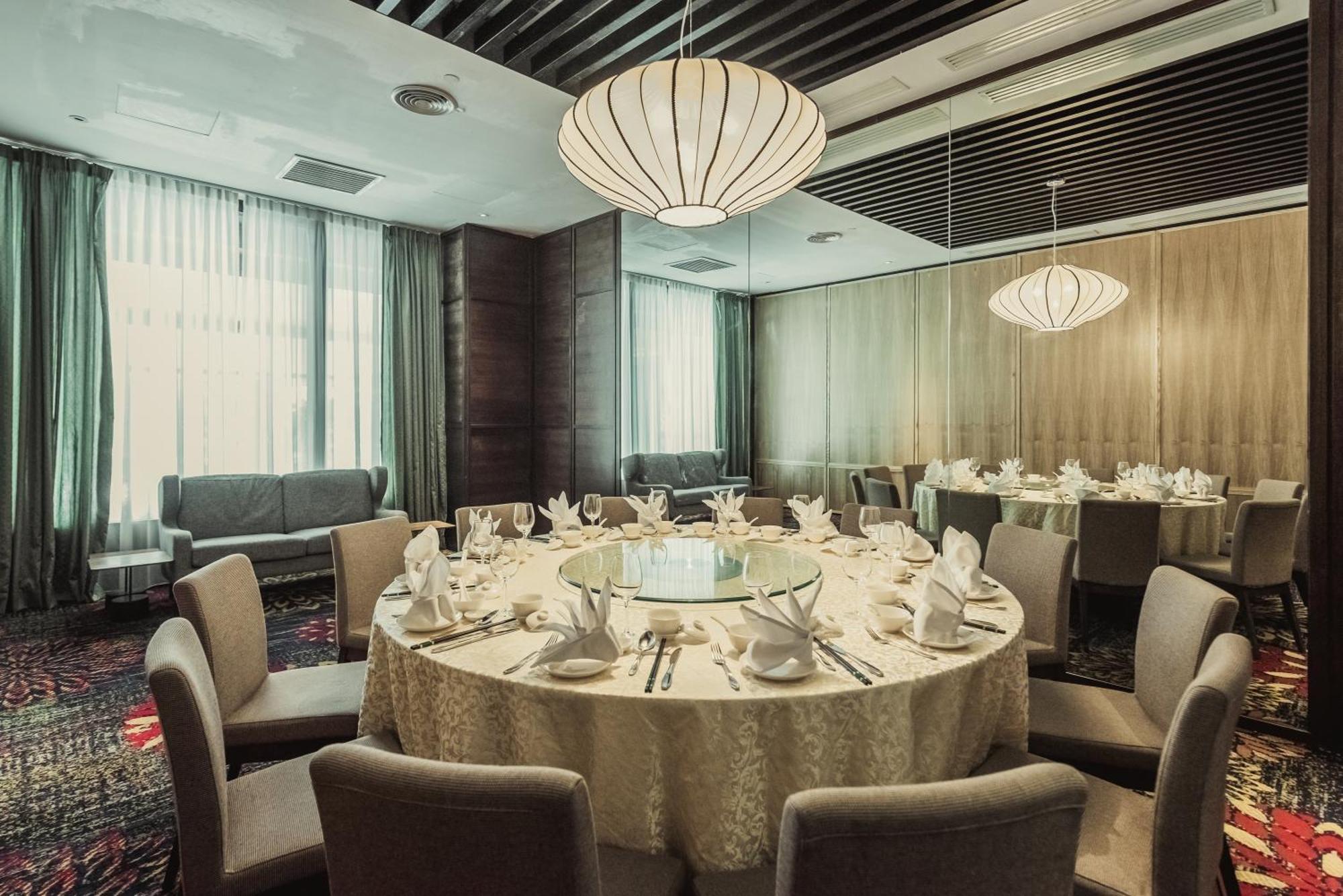 Weil Hotel Ipoh Extérieur photo A private dining room at the Shangri-La Hotel, Kuala Lumpur